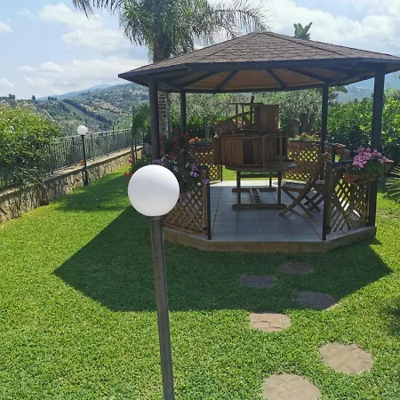 Casa Maremonti Immersa Nel Verde Vicino Cefalu Hébergement de vacances